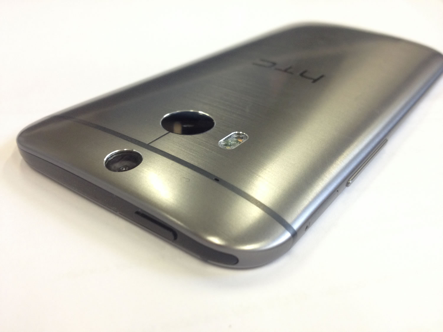 HTC One M8 Photo 2