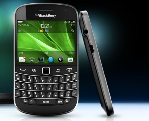 Three and Vodafone To Stock Blackberry Bold 9900