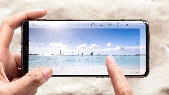 Best smartphones for the beach Guide Image